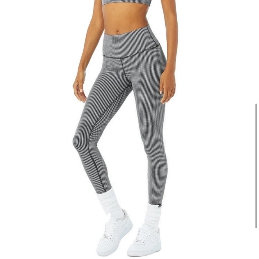 ALO Yoga Black and White Micro Houndstooth Leggings size XXS